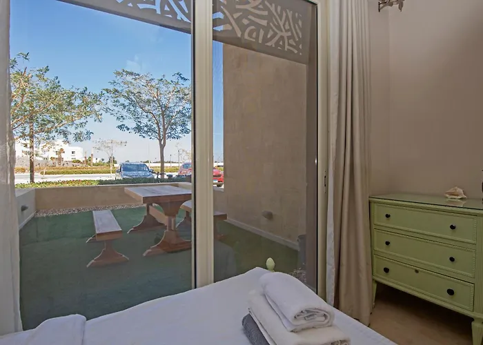 Ollystays - Free & Pool Access, Mangroovy 2br, El Gouna Apartment *