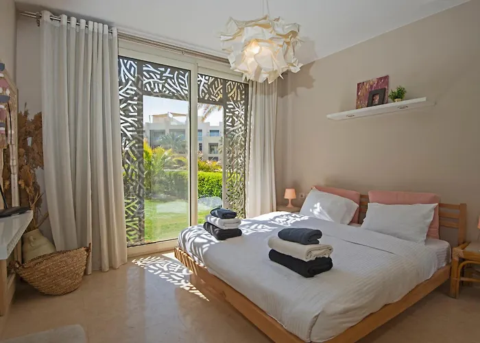 Ollystays - Free & Pool Access, Mangroovy 2br, El Gouna *